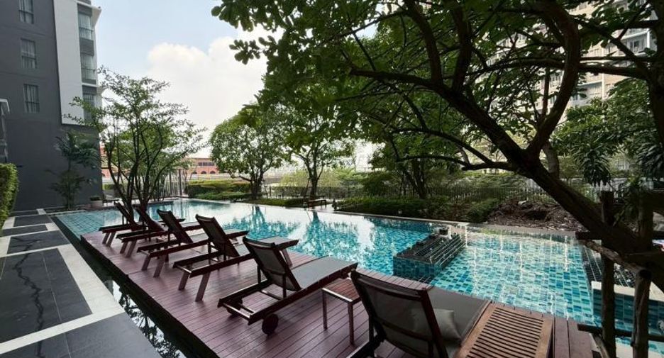 For sale 2 bedrooms condo in Phra Khanong, Bangkok