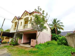 Casa adosada en venta de 3 habitaciones en Mueang Satun, Satun