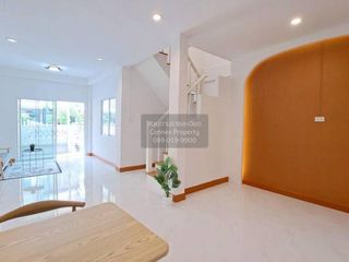 Casa adosada en venta de 4 habitaciones en Lam Luk Ka, Pathum Thani