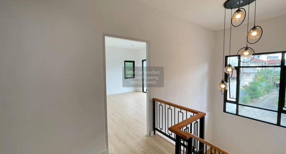 For sale 3 bedrooms house in Bang Kapi, Bangkok