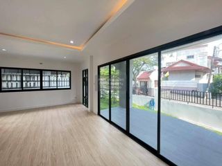 For sale 3 bedrooms house in Bang Kapi, Bangkok