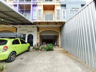 Gewerbefläche zum Kauf mit 2 Zimmer in Tha Yang, Phetchaburi