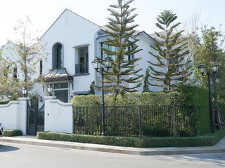 For sale 4 bedrooms house in Saphan Sung, Bangkok