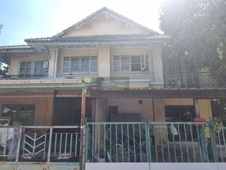 For sale 3 bedrooms townhouse in Mueang Samut Prakan, Samut Prakan