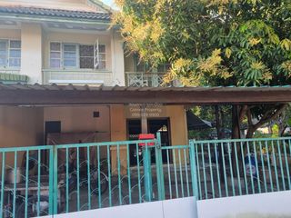 For sale 3 bedrooms townhouse in Mueang Samut Prakan, Samut Prakan