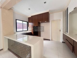 For sale 5 bedrooms house in Phasi Charoen, Bangkok