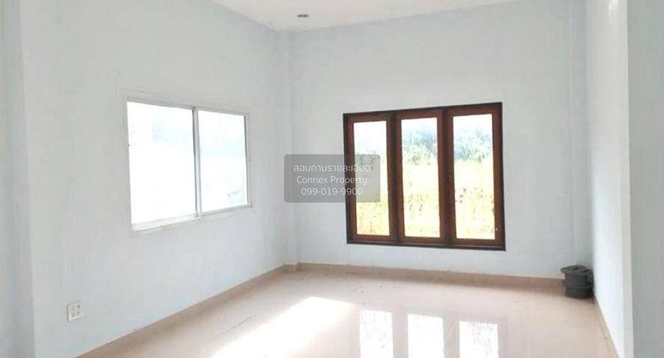 Casa en venta de 3 habitaciones en Lam Thap, Krabi