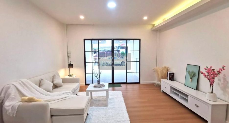 À vendre 2 chambres maison de ville à Sai Mai, Bangkok