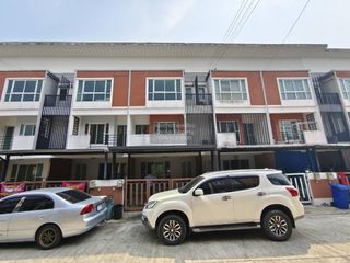 For sale 3 bedrooms townhouse in Mueang Nonthaburi, Nonthaburi