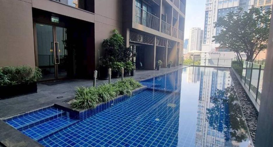 For sale 2 bedrooms condo in Khlong Toei, Bangkok