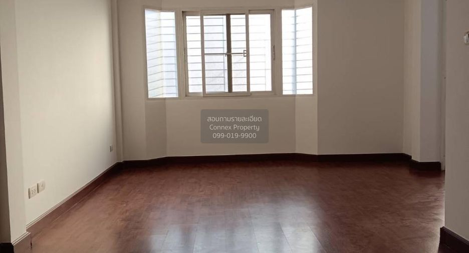 For sale 3 bedrooms townhouse in Bang Phli, Samut Prakan