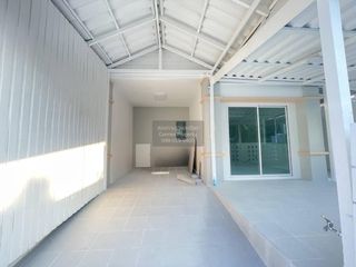 For sale 3 bedrooms townhouse in Bang Khun Thian, Bangkok