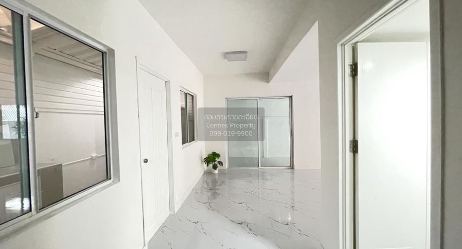 For sale 3 bedrooms townhouse in Bang Khun Thian, Bangkok