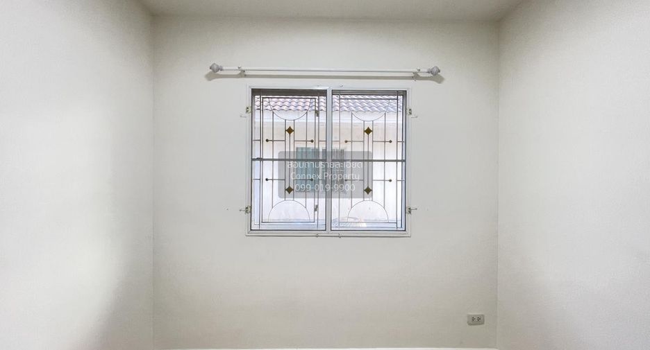 For sale 3 bedrooms townhouse in Bang Khun Thian, Bangkok