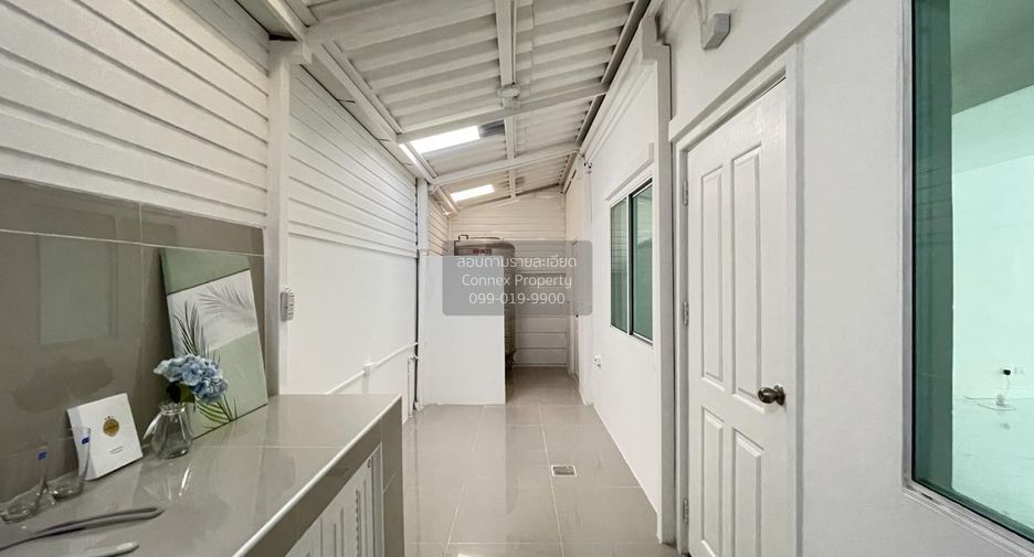 For sale 3 bedrooms townhouse in Bang Khun Thian, Bangkok