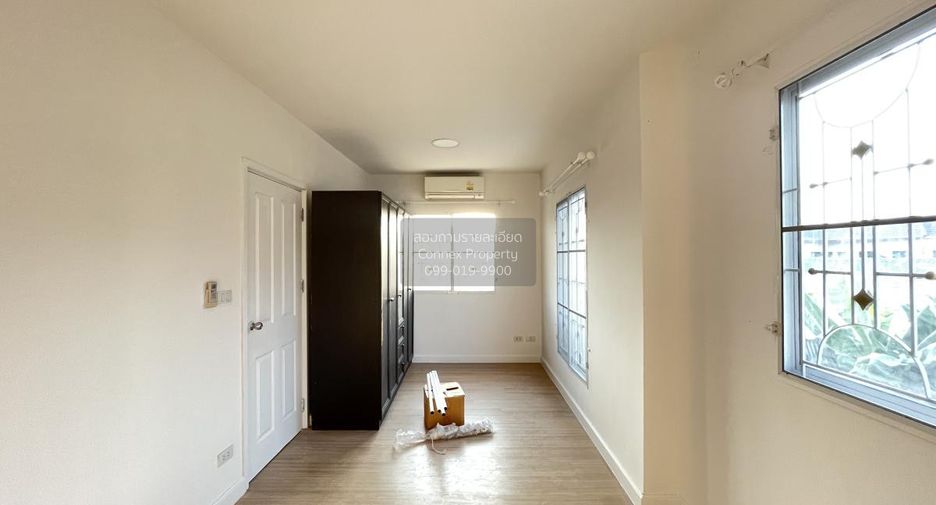 For sale 3 bedrooms townhouse in Bang Khun Thian, Bangkok
