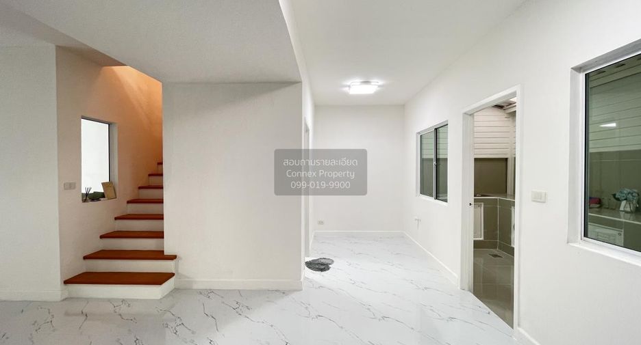 For sale 3 bedrooms townhouse in Bang Khun Thian, Bangkok