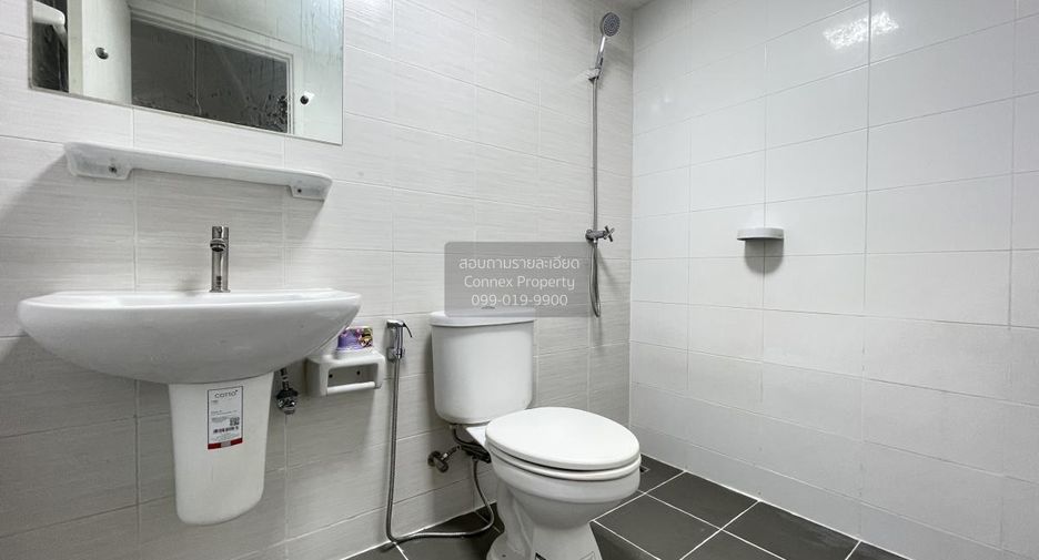 For sale 3 bedrooms townhouse in Bang Khun Thian, Bangkok