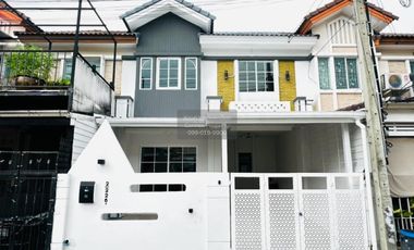 For sale 3 bedrooms townhouse in Sai Mai, Bangkok