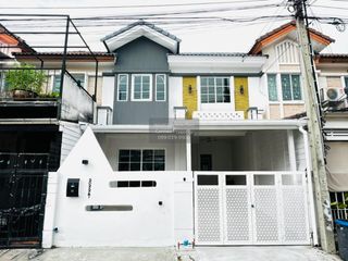 For sale 3 bedrooms townhouse in Sai Mai, Bangkok