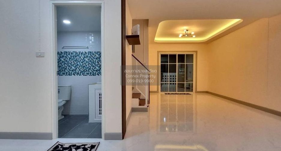 Casa adosada en venta de 3 habitaciones en Bang Yai, Nonthaburi