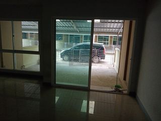 À vendre 3 chambres maison de ville à East Pattaya, Pattaya