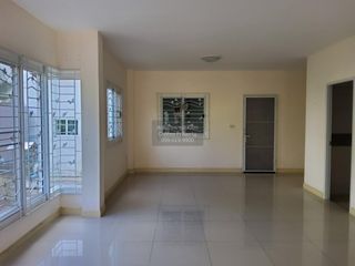 À vendre 3 chambres maison de ville à East Pattaya, Pattaya