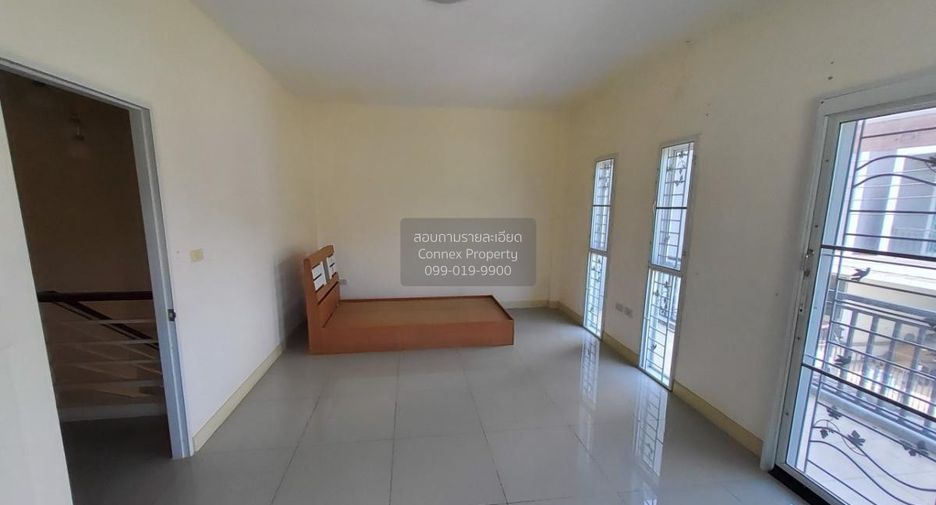 À vendre 3 chambres maison de ville à East Pattaya, Pattaya
