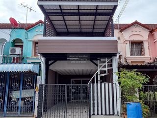For sale 3 bedrooms townhouse in Min Buri, Bangkok