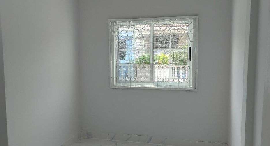 For sale 2 bedrooms townhouse in Lam Luk Ka, Pathum Thani