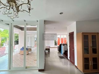 For sale 3 bedrooms townhouse in Mueang Samut Prakan, Samut Prakan