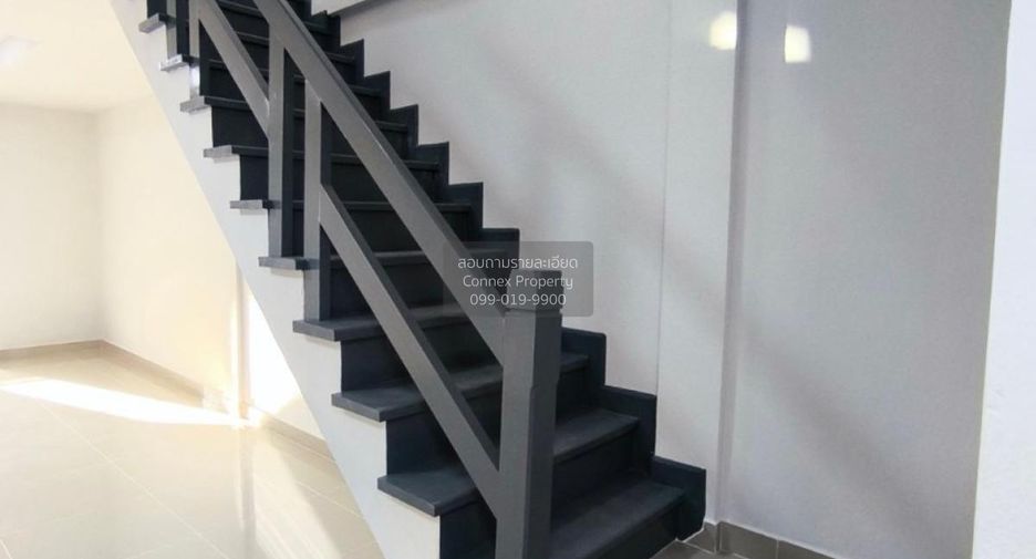 Casa adosada en venta de 2 habitaciones en Lam Luk Ka, Pathum Thani