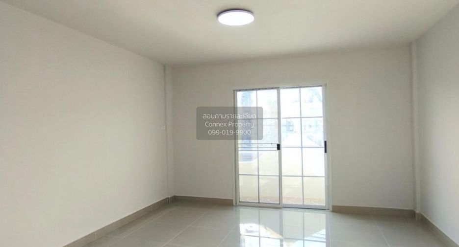 Casa adosada en venta de 2 habitaciones en Lam Luk Ka, Pathum Thani