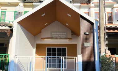 Casa adosada en venta de 2 habitaciones en Lam Luk Ka, Pathum Thani