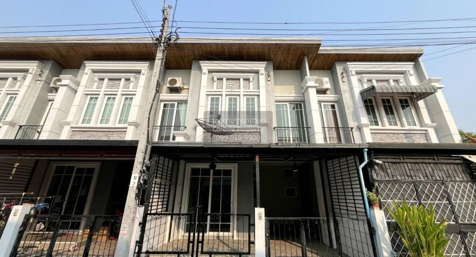 For sale 4 bedrooms townhouse in Mueang Nonthaburi, Nonthaburi
