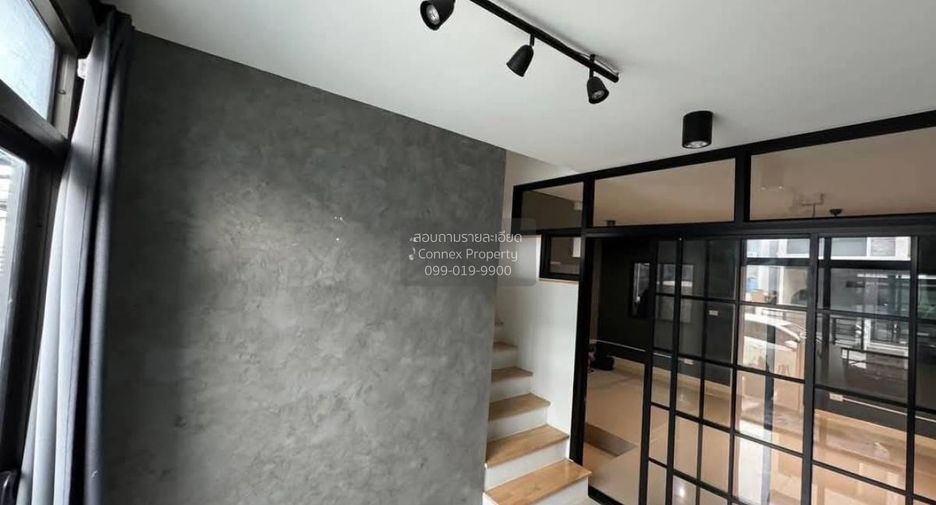 For sale 3 bedrooms townhouse in Rat Burana, Bangkok