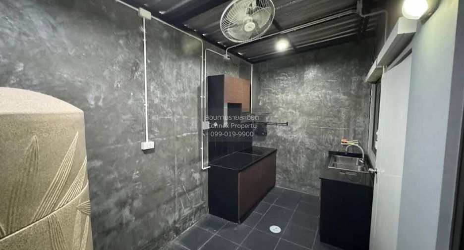 For sale 3 bedrooms townhouse in Rat Burana, Bangkok