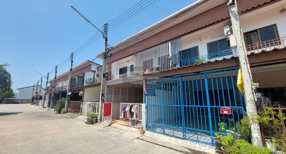 À vendre 2 chambres maison de ville à Mueang Chon Buri, Chonburi