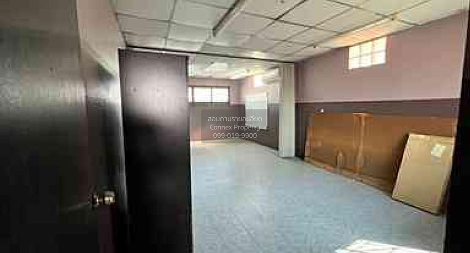 For sale 4 bedrooms townhouse in Mueang Nonthaburi, Nonthaburi
