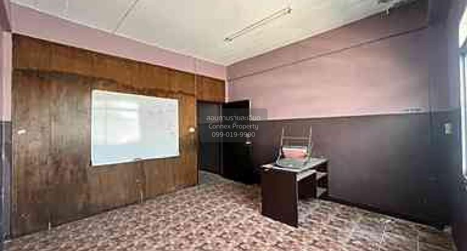 For sale 4 bedrooms townhouse in Mueang Nonthaburi, Nonthaburi