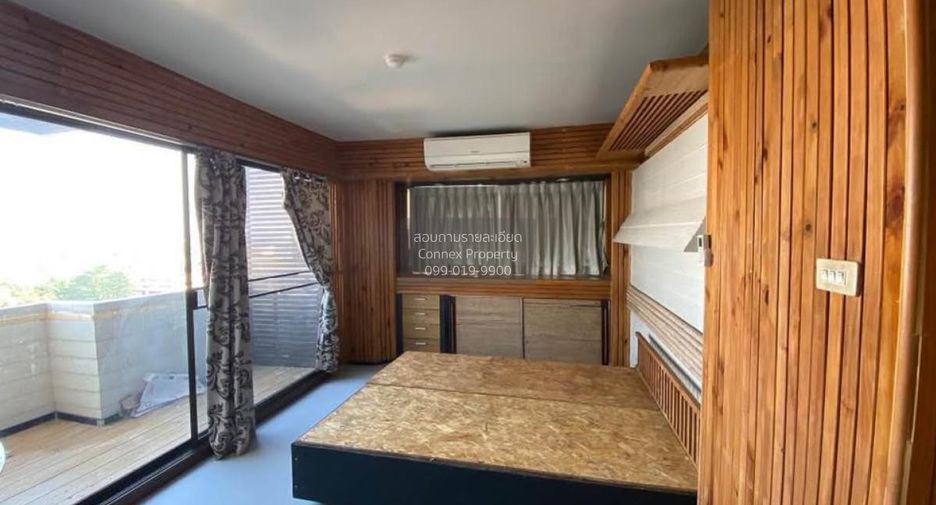 For sale 3 bedrooms condo in Phra Khanong, Bangkok