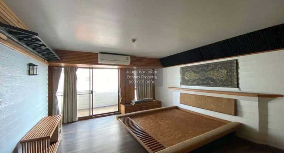 For sale 3 bedrooms condo in Phra Khanong, Bangkok