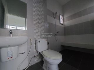 Casa en venta de 3 habitaciones en Phanat Nikhom, Chonburi
