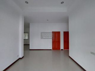 Casa en venta de 3 habitaciones en Phanat Nikhom, Chonburi