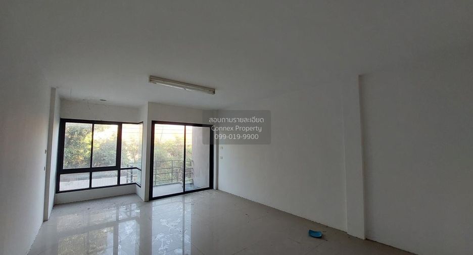 À vendre 3 chambres local commercial à Mueang Chon Buri, Chonburi