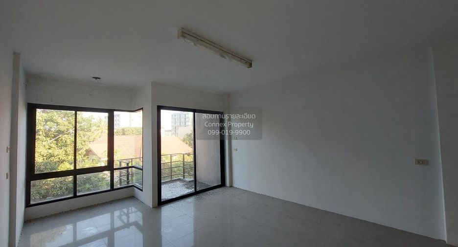 À vendre 3 chambres local commercial à Mueang Chon Buri, Chonburi
