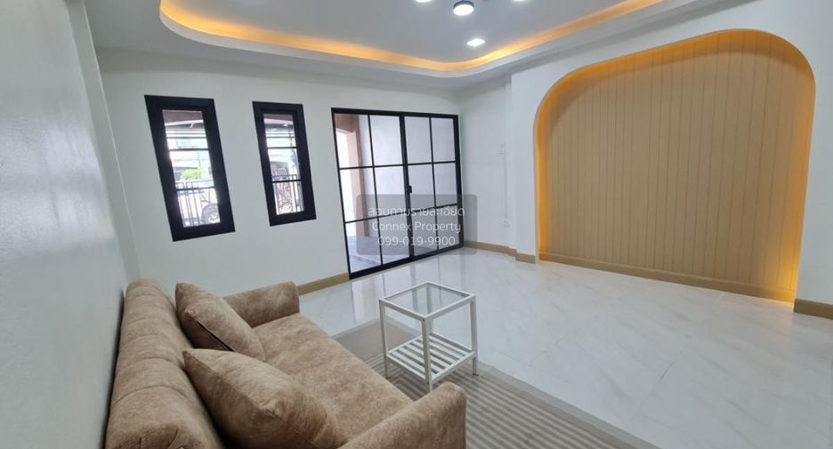 For sale 2 bedrooms townhouse in Khlong Sam Wa, Bangkok