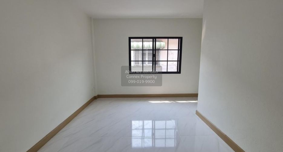 For sale 2 bedrooms townhouse in Khlong Sam Wa, Bangkok