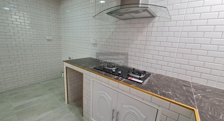 For sale 2 bedrooms townhouse in Khlong Sam Wa, Bangkok