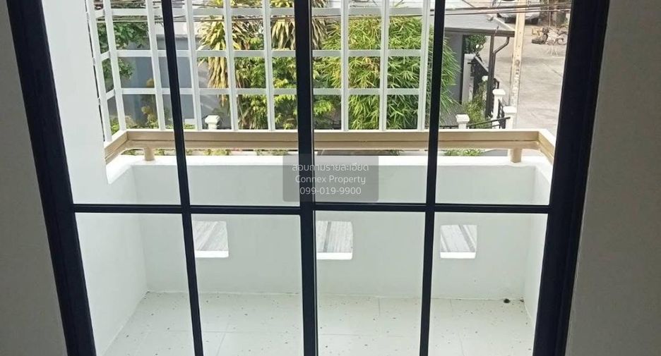 For sale 2 bedrooms townhouse in Khlong Sam Wa, Bangkok